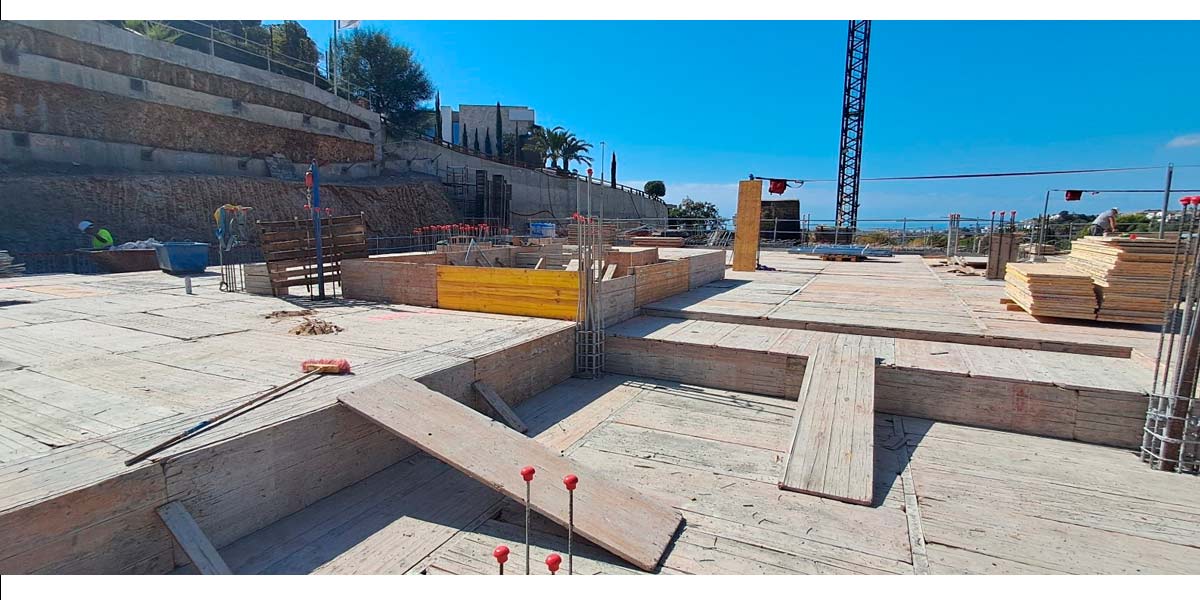 Trabajando en encofrados, Villa en Benahavís